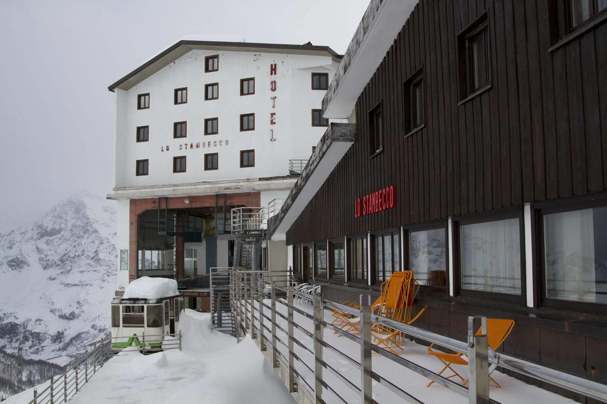 Hotel Lo Stambecco Брей-Червиния Экстерьер фото