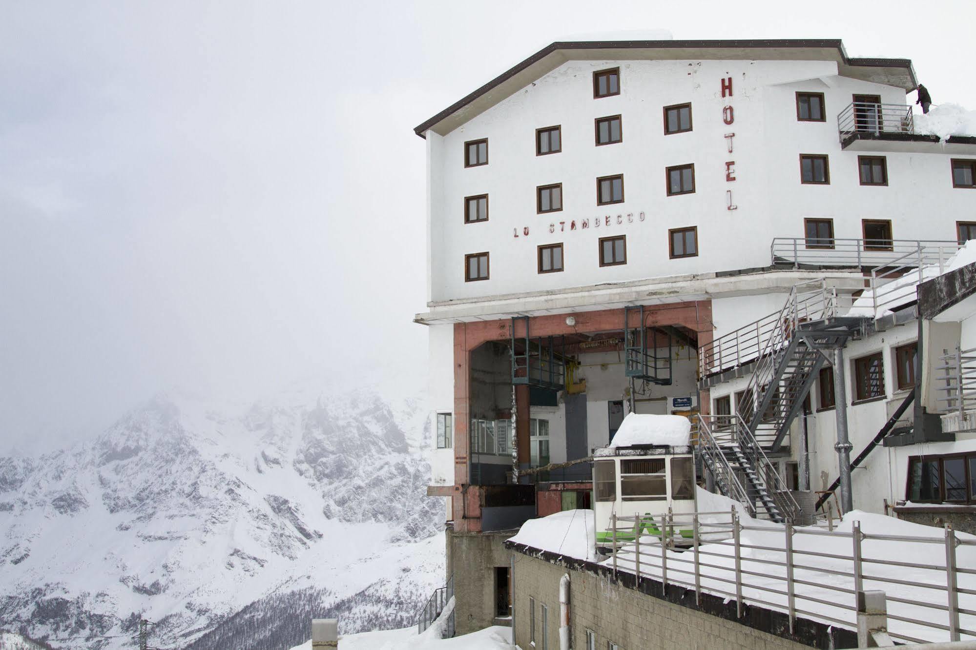 Hotel Lo Stambecco Брей-Червиния Экстерьер фото