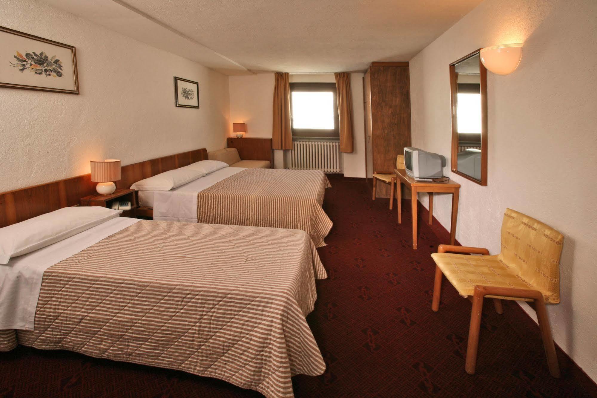 Hotel Lo Stambecco Брей-Червиния Экстерьер фото