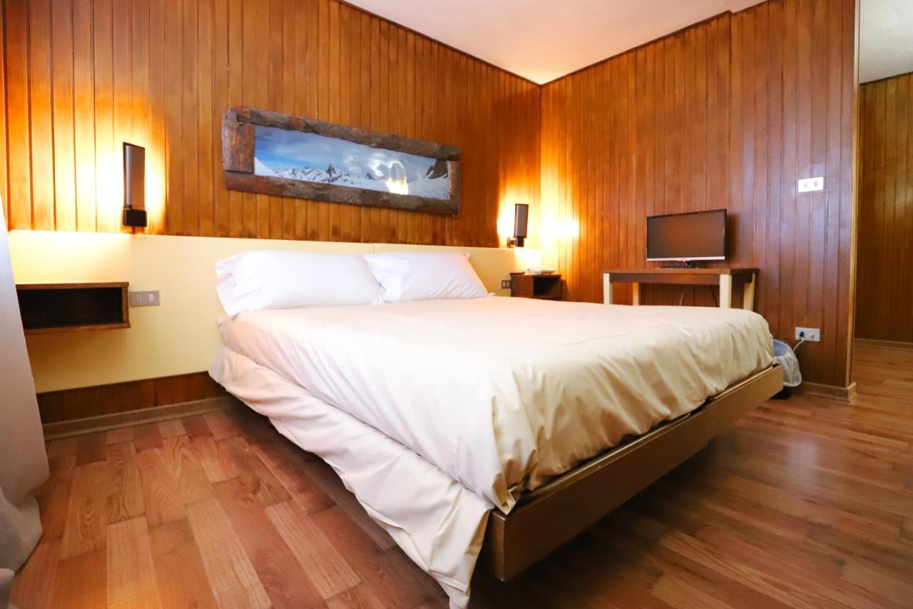 Hotel Lo Stambecco Брей-Червиния Экстерьер фото