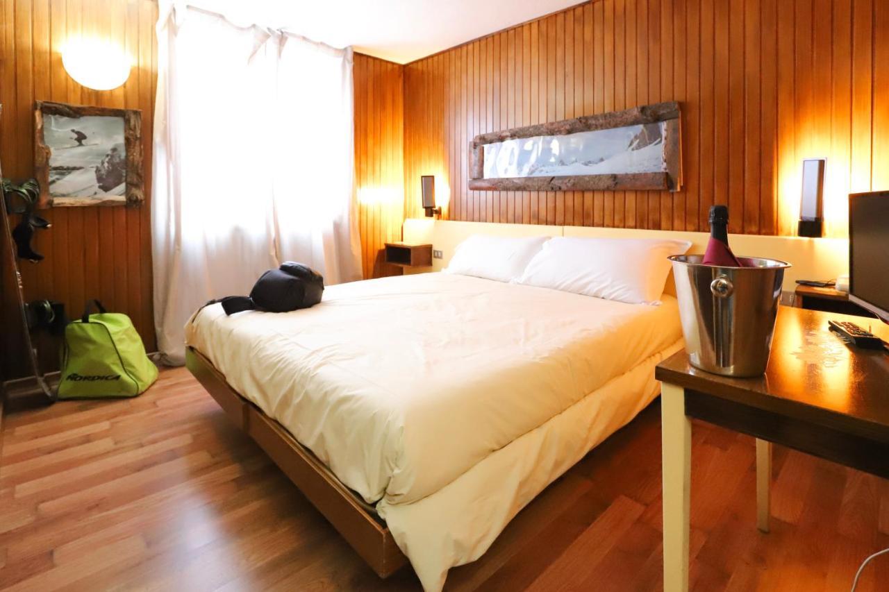 Hotel Lo Stambecco Брей-Червиния Экстерьер фото